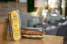 Lade das Bild in den Galerie-Viewer, Premium Käsetorte mit gebackenen Bananen